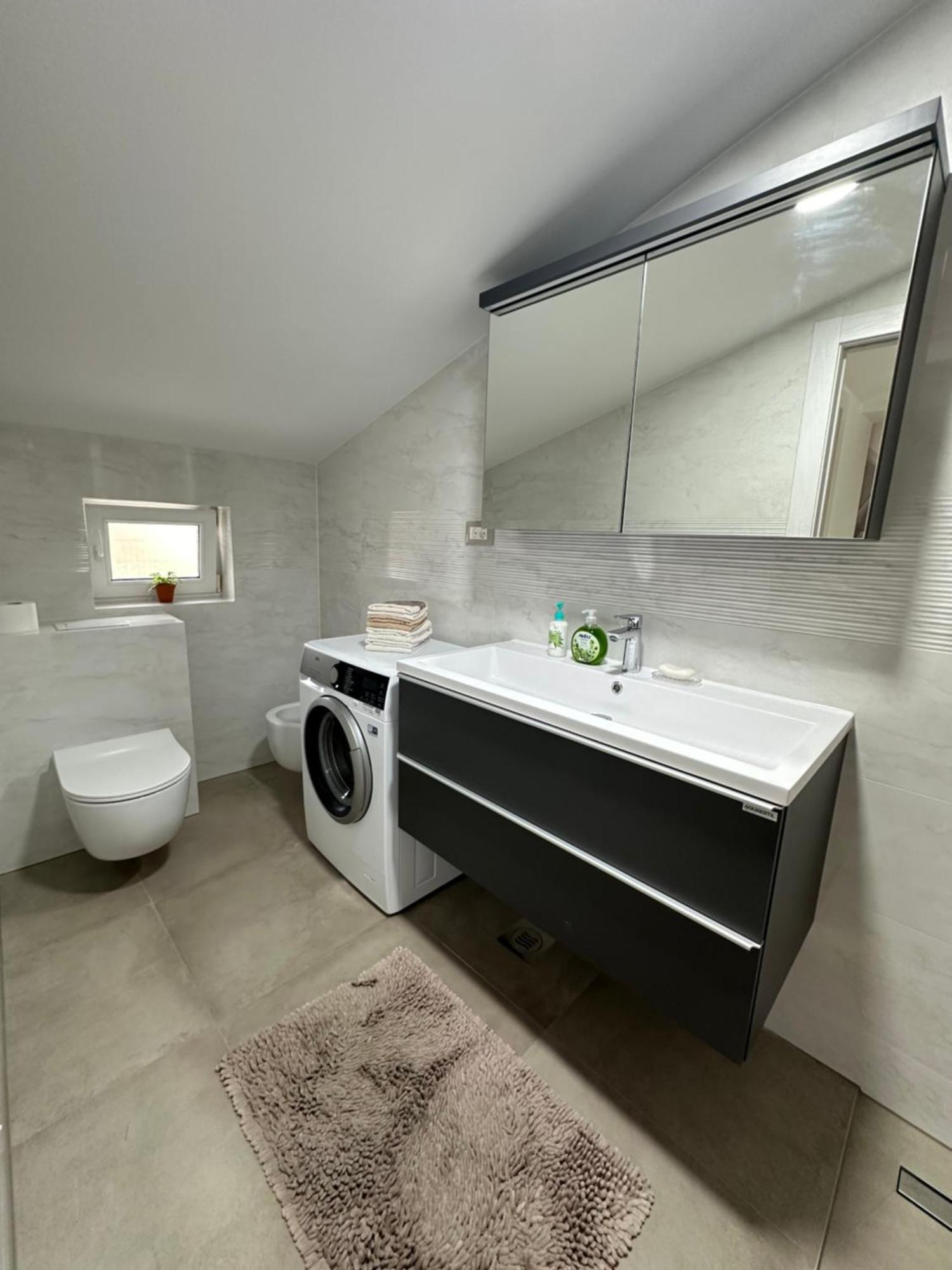 Bee House Suite - Brand New Apartment 100 M From Sea Kaštela Extérieur photo