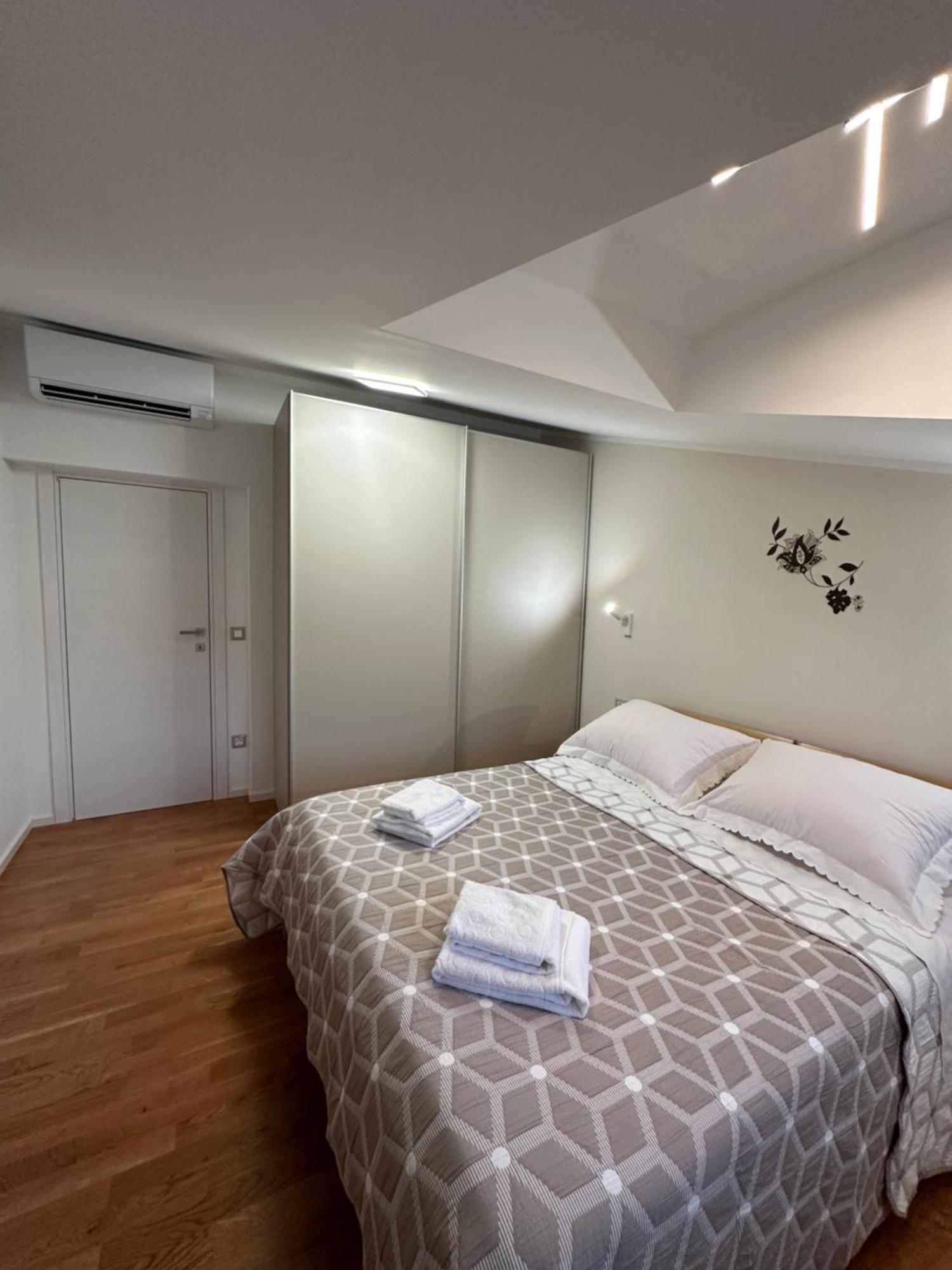 Bee House Suite - Brand New Apartment 100 M From Sea Kaštela Extérieur photo