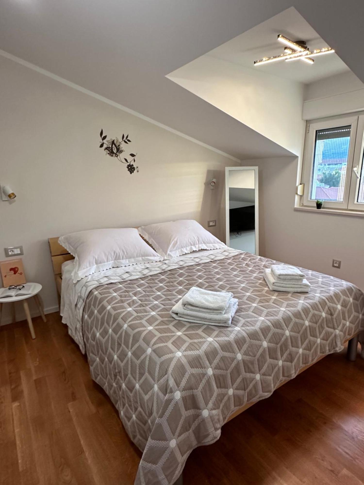 Bee House Suite - Brand New Apartment 100 M From Sea Kaštela Extérieur photo